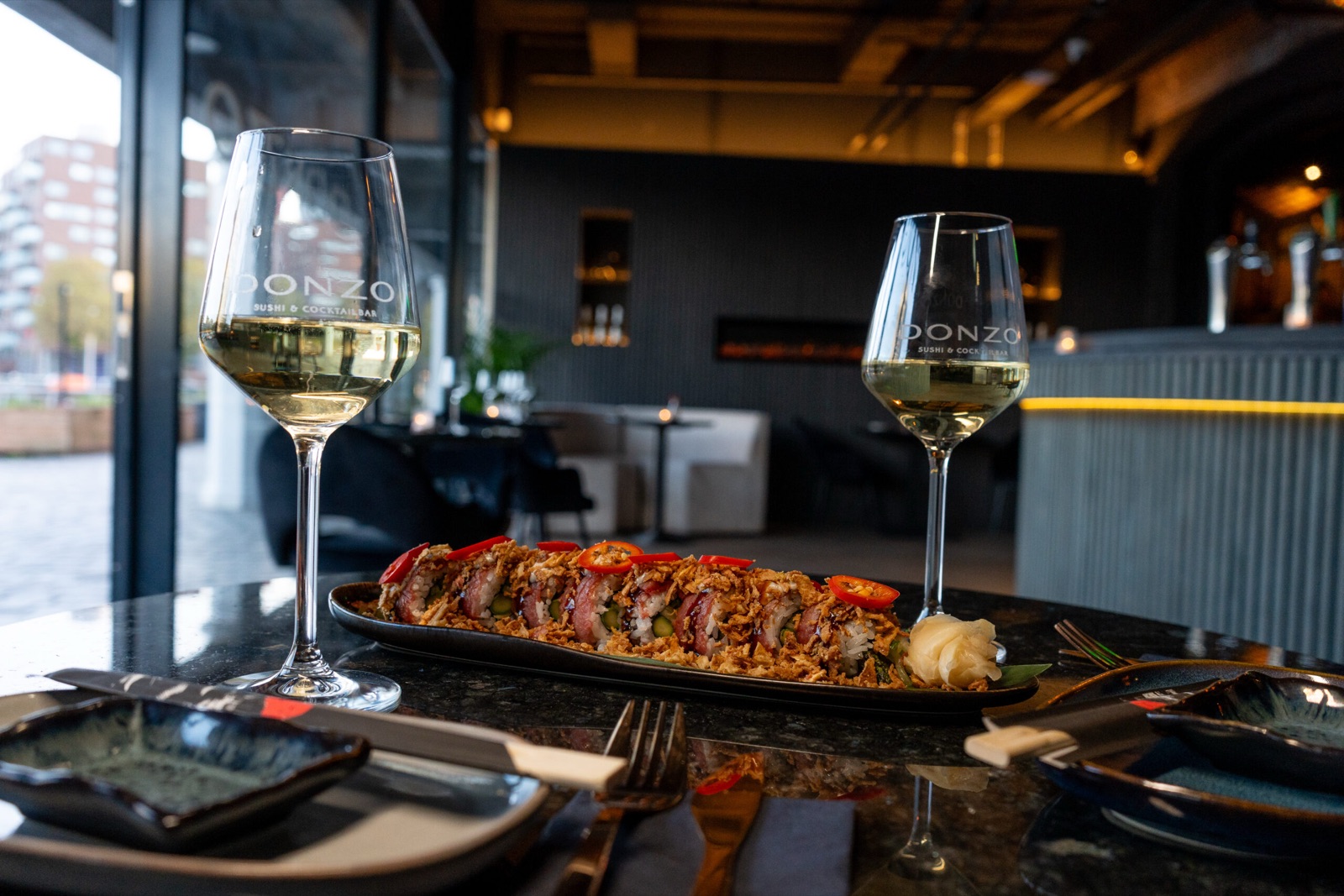 Donzo Exclusive Deal - All-inclusive sushi en cocktails met uitzicht over Rotterdam